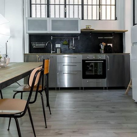 Joivy Exclusive Apt For 4 In Navigli Near Parks Milan Exterior photo